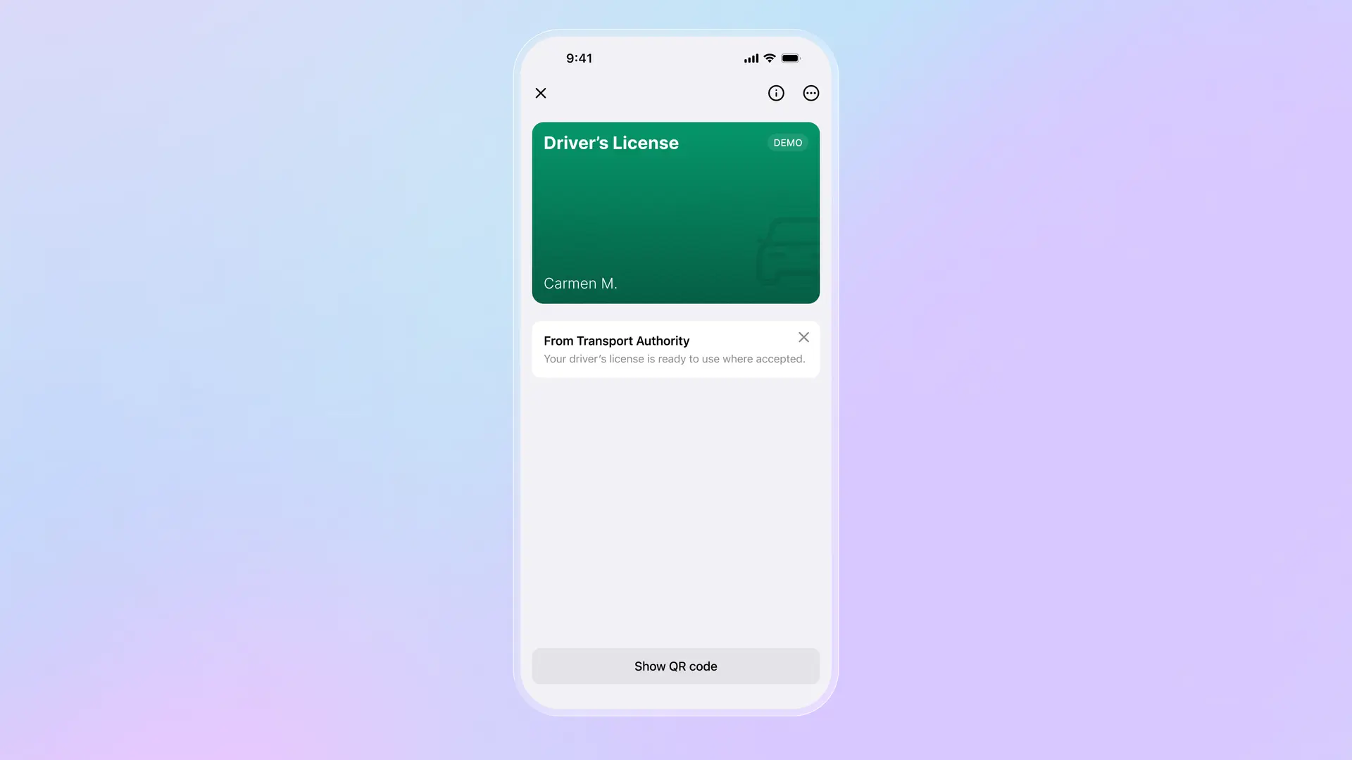 Patente di guida mobile nell'app Folio che mostra una tessera credenziale verde con il pulsante Mostra codice QR per la verifica