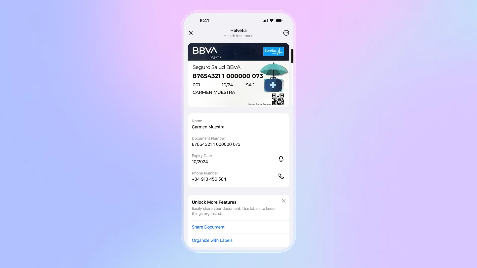 App di portafoglio digitale che mostra la tessera sanitaria e l'assicurazione medica memorizzate